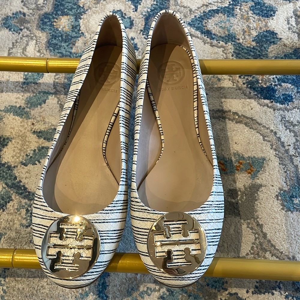 Tory Burch Leather Ballet Flats White Navy Pinstripe - EUC Size 9